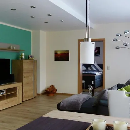 Mit Parkplatz Und Terrasse Apartment *